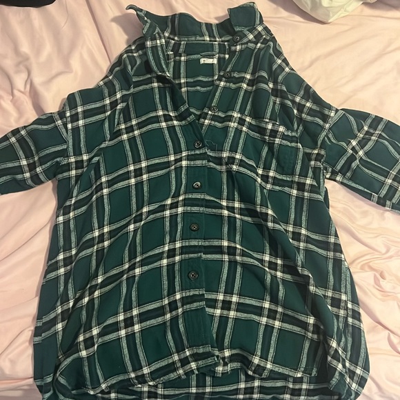 Green shirt - Picture 1 of 2